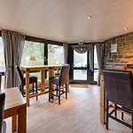 بيت للعطل Exclusive Group House In In The Forest