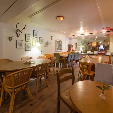 Prázdninový dům Exclusive Group House In In The Forest *