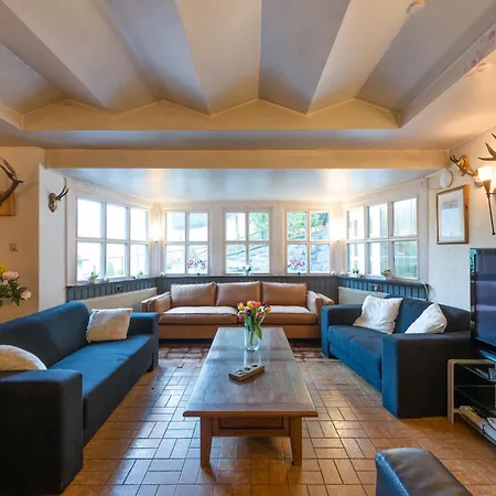 Prázdninový dům Exclusive Group House In In The Forest