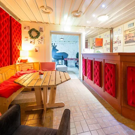 Prázdninový dům Exclusive Group House In In The Forest *