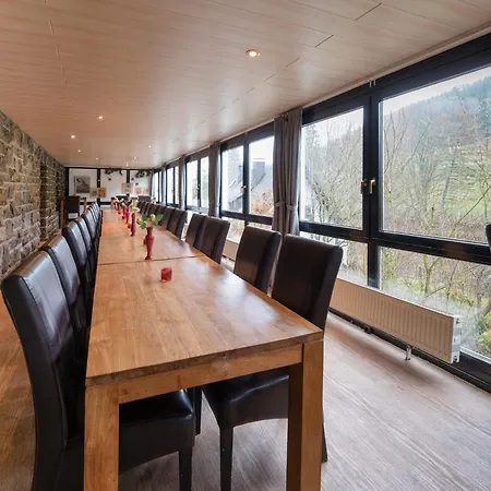 Exclusive Group House In In The Forest Semesterbostad *