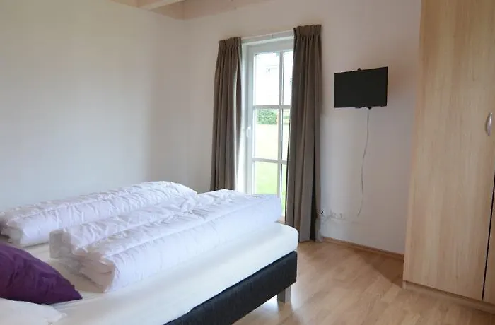 Exclusive Group House In In The Forest Feriehus *